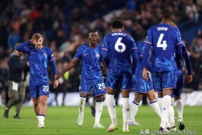 爱游戏体育官网-今夜英超焦点战；埃因霍温状态回暖；底气十足；训练强度明显提升(埃因霍温vs鹿斯巴达)